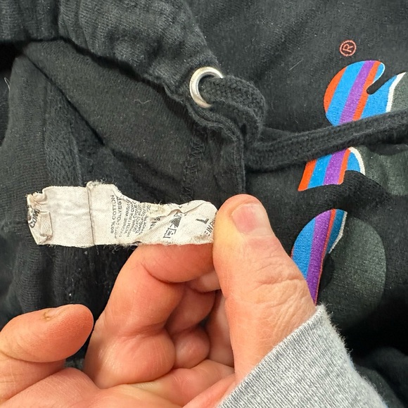 Hooters Black Sweater with Gradient Text and Relaxed Fit - Picture 2 of 3